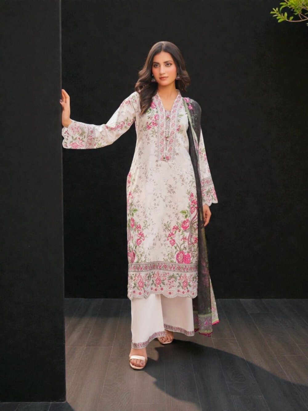 Pakistani Cotton Salwar Kameez, Cultural Wear for Women